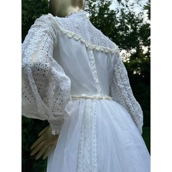 Vintage 70s Wedding Dress, Prairie-style, lace, with train, size s - Picture 12 of 12